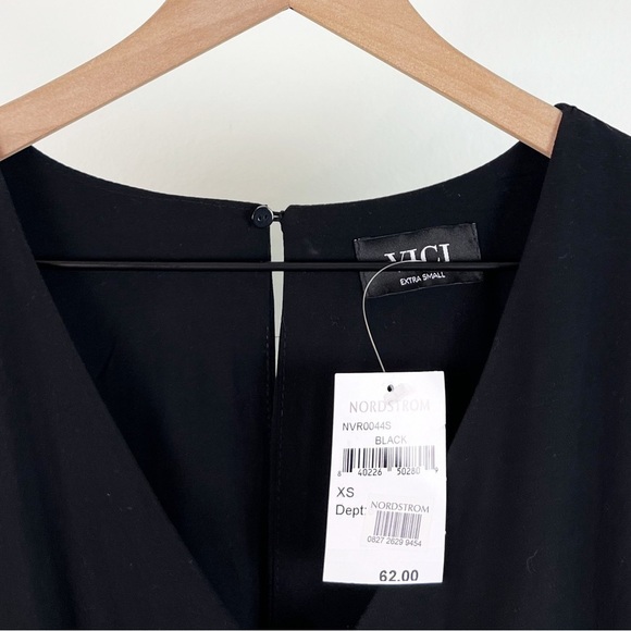 NWT Vici x Nordstrom Woven Tie Front Short Sleeve Romper In Black - Picture 3 of 5